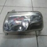 -SUZUKI GRAND VITARA 1999-2006 (TL50/TA52) FAROL PRINCIPAL IZQUIERDO (3551)
